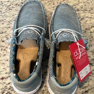 Hey Dude men’s new size 8